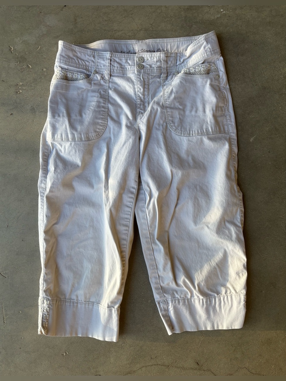 Gloria Vanderbilt Cream Cotton Stretch Capri Embroidered Pockets Size 6 - Picture 1 of 7